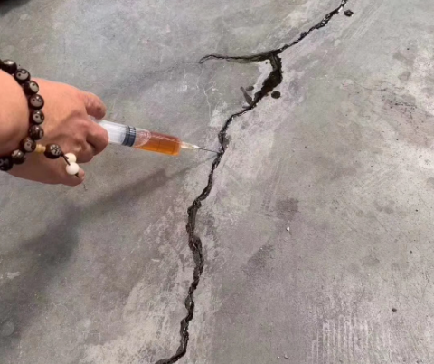 天镇混凝土裂缝修补技术详解​